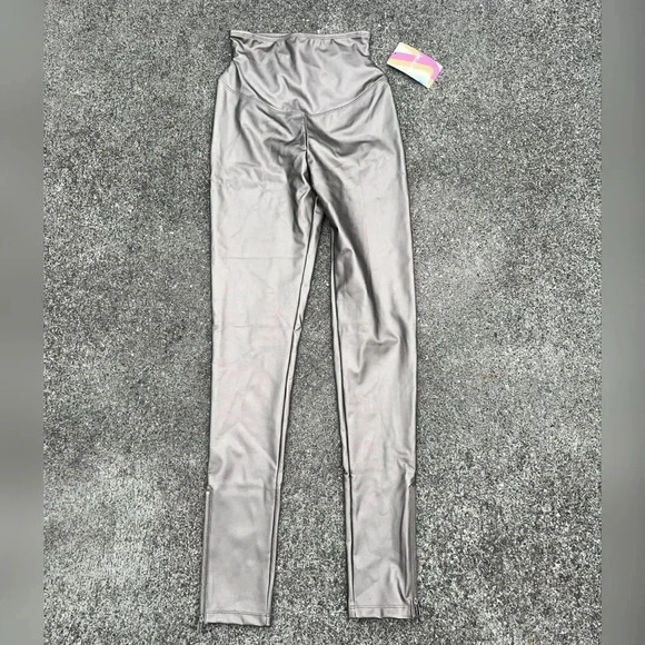 YUMMIE BRONZE FAUX LEATHER SHAPING
LEGGING WITH SIDE ZIP NEW WITH TAG - Picture 3 of 6